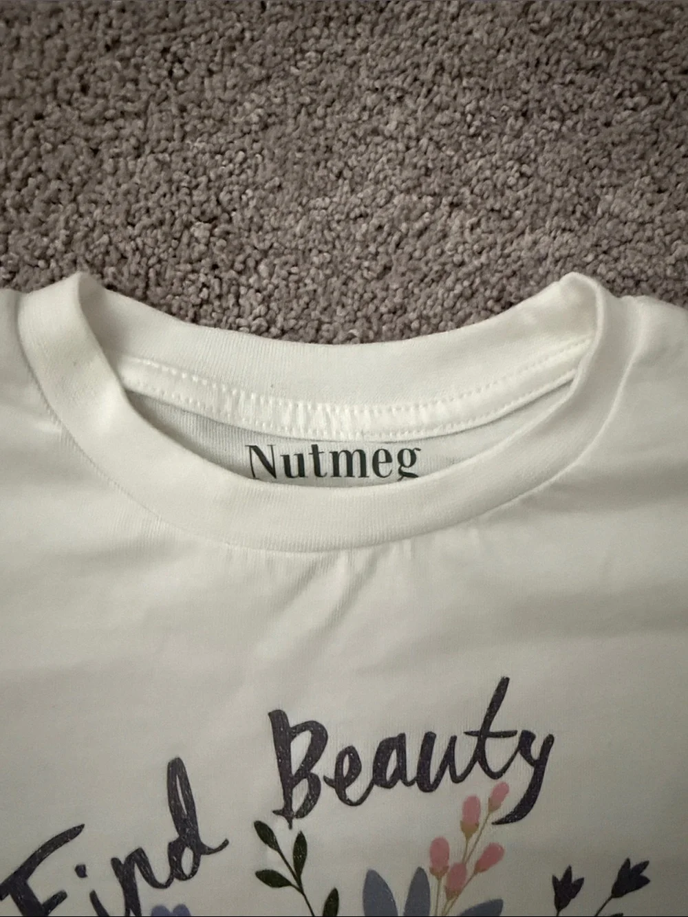 Nutmeg White Floral 'Find Beauty' Kids Set with Purple Heart Print Pants